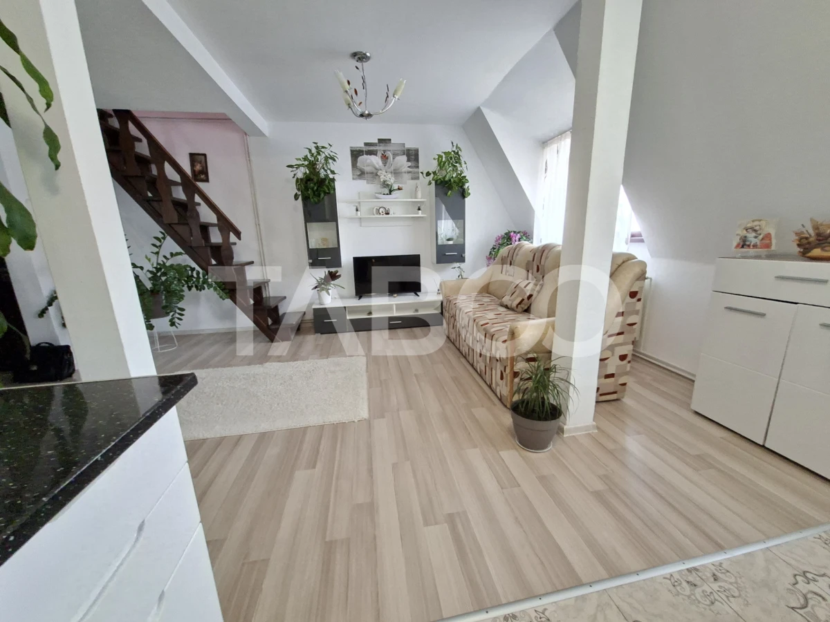 Apartament cu 3 camere de vanzare - mansarda Vasile Aaron - intabulata - 9