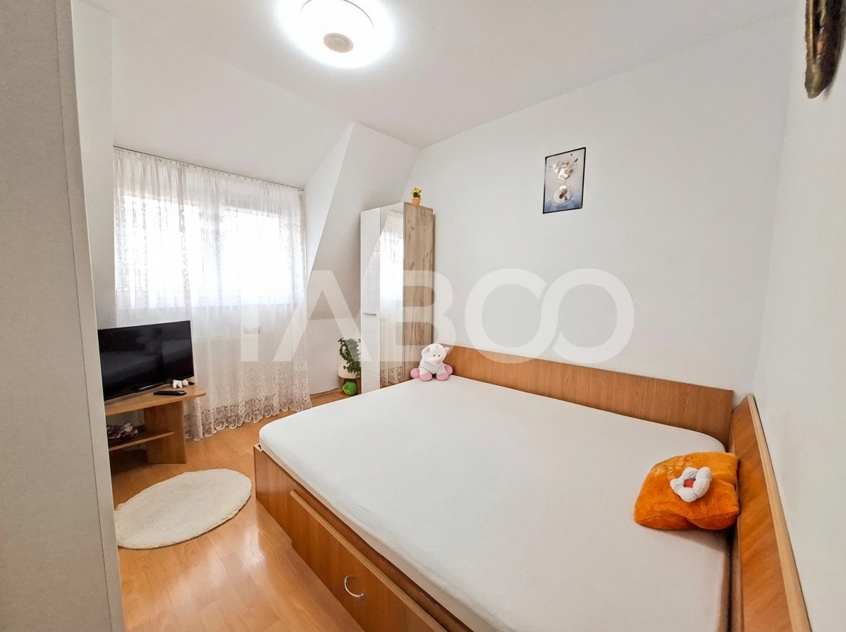 Apartament cu 3 camere de vanzare - mansarda Vasile Aaron - intabulata - 4