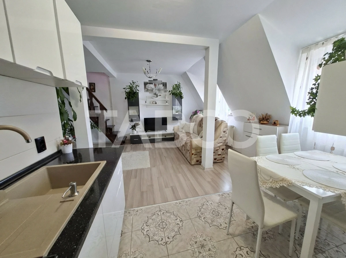 Apartament cu 3 camere de vanzare - mansarda Vasile Aaron - intabulata - 1