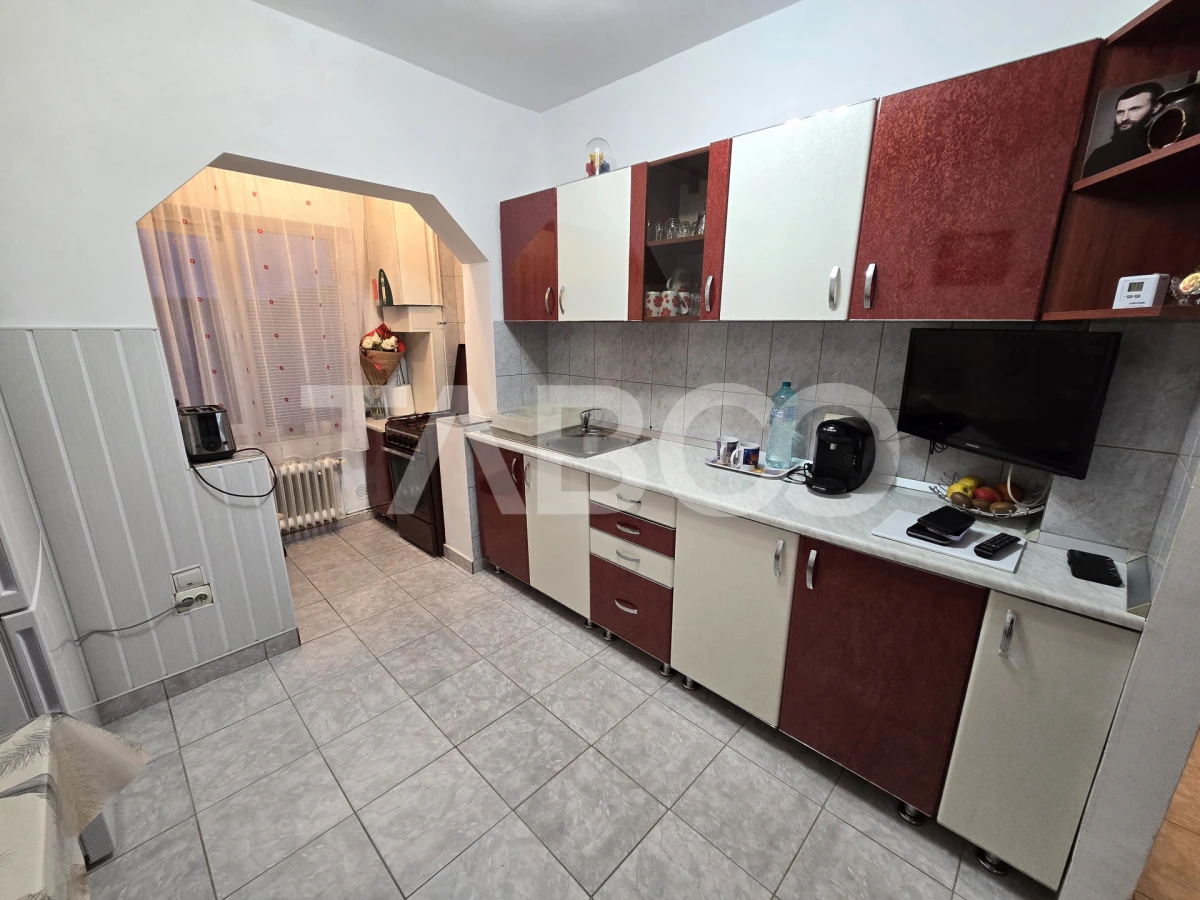 Apartament 2 camere decomandat balcon pivnita Terezian Sibiu - 10