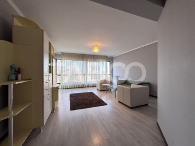 De vanzare apartament spatios cu terasa si priveliste Andrei Muresanu