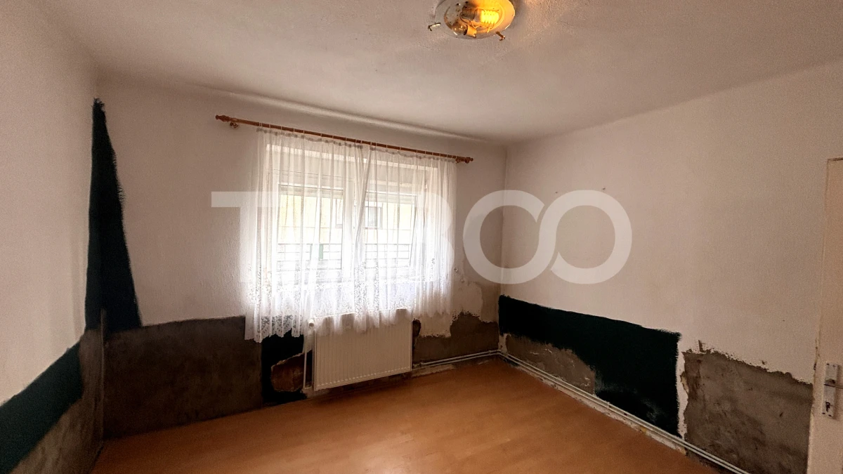 Casa individuala de vanzare 3 camere 85mpu+ garaj zona Piata Cluj - 9