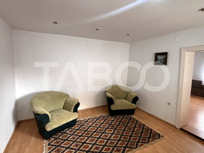 Casa individuala de vanzare 3 camere 85mpu+ garaj zona Piata Cluj