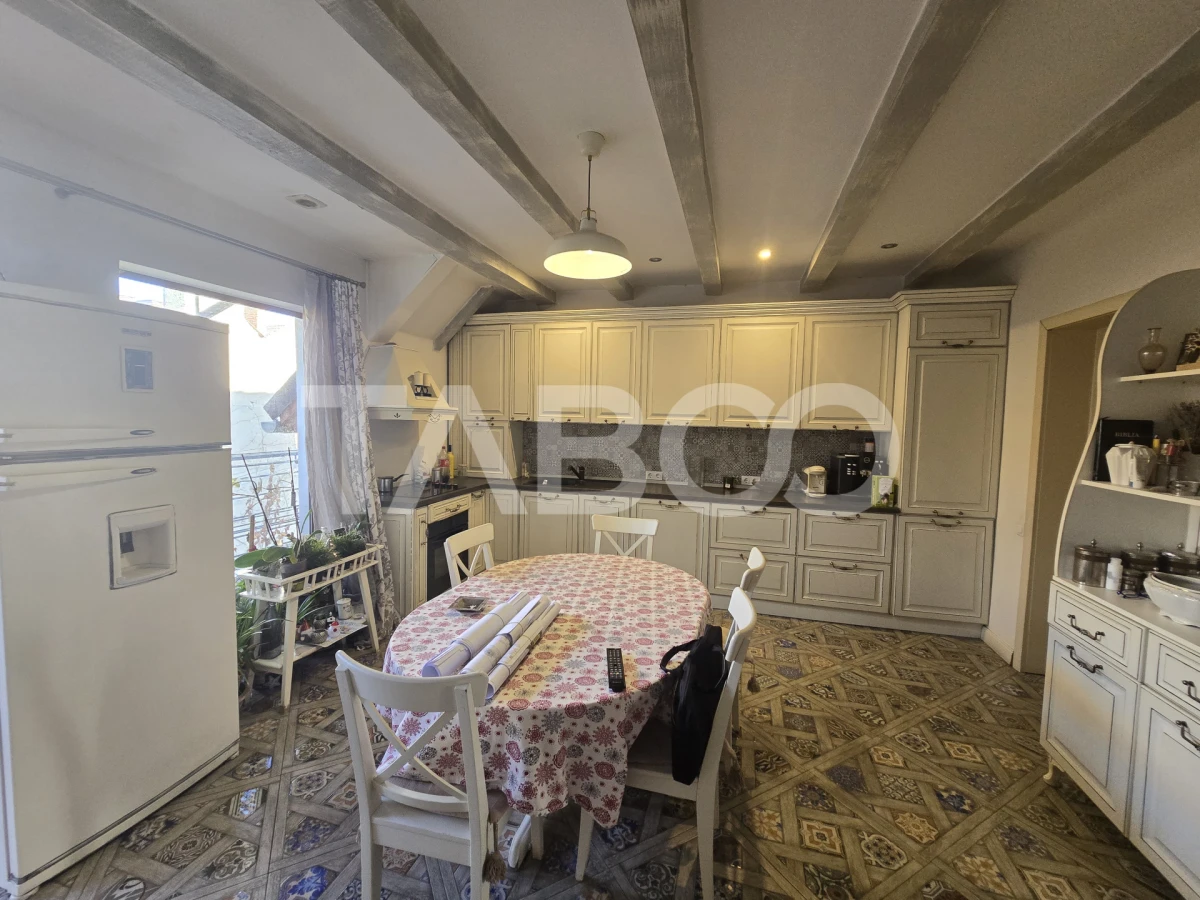 Apartament 4 camere 120mpu cu terasa de 12mp in zona Centrala Sibiu - 1