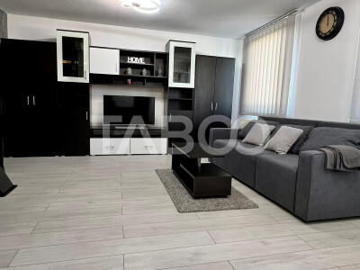 Apartament 3 camere de vanzare decomandat cu balcon zona Vasile Aaron