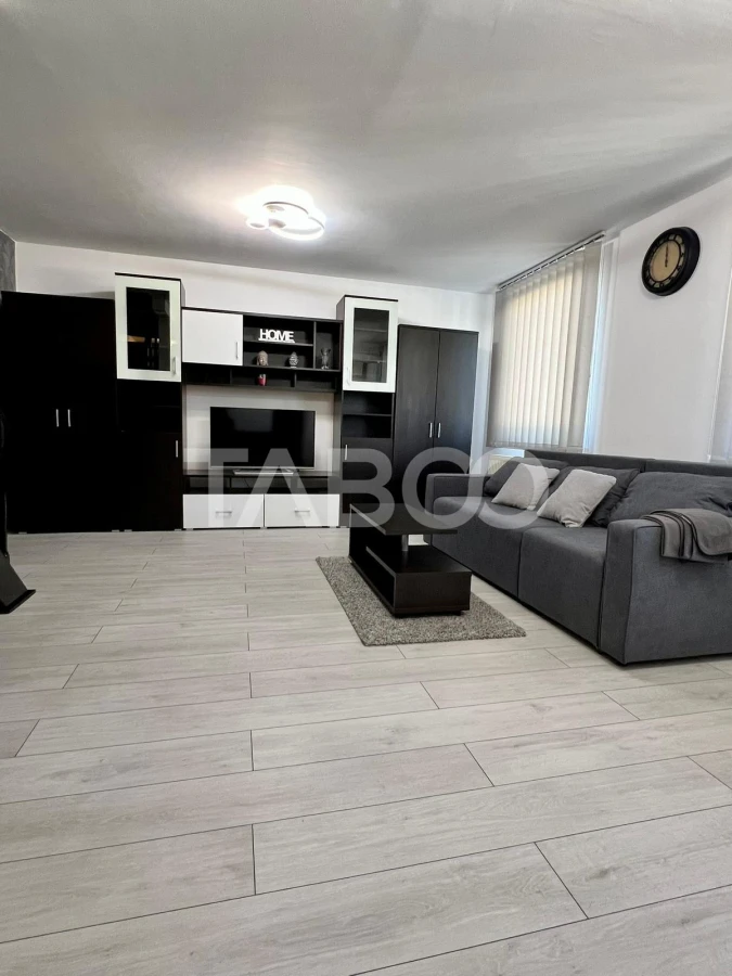 Apartament 3 camere de vanzare decomandat cu balcon zona Vasile Aaron - 1