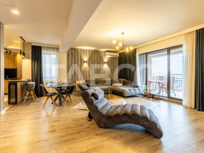 De vanzare penthouse cu terasa de 160 mp si priveliste panoramica