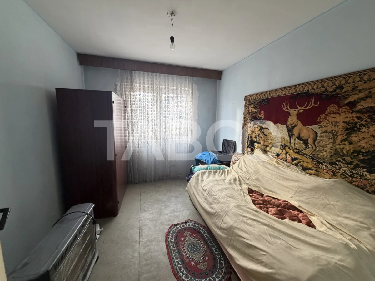 Apartament semidecomandat 4 camere 2 bai etaj 4 zona 1 Decembrie 1918 - 5