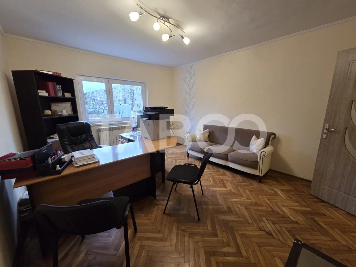 Apartament 4 camere de inchiriat Bulevardul Unirii acces din strada - 2