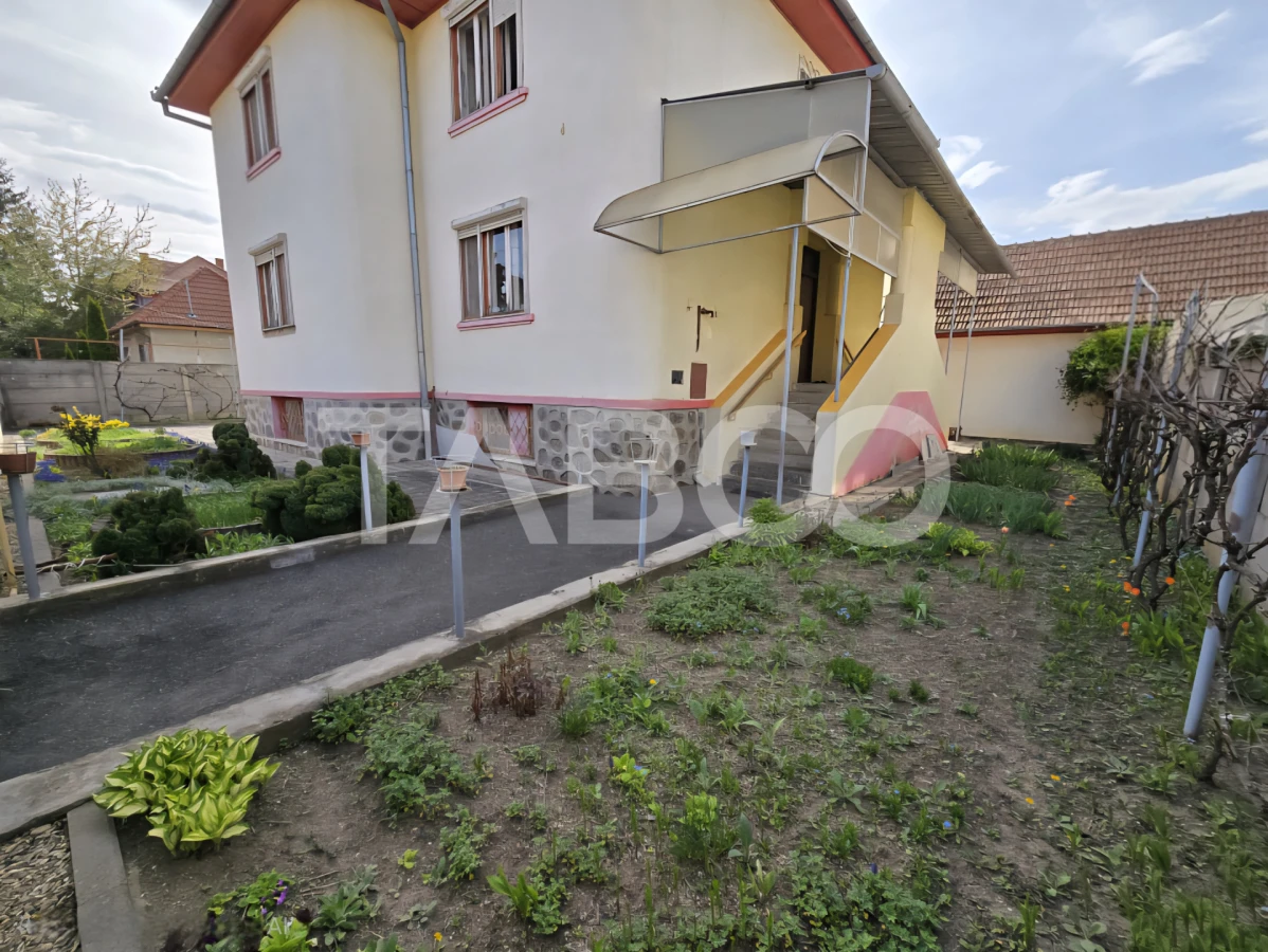 Casa individuala de vanzare mobilata teren 418 mp zona Sub Arini Sibiu - 1