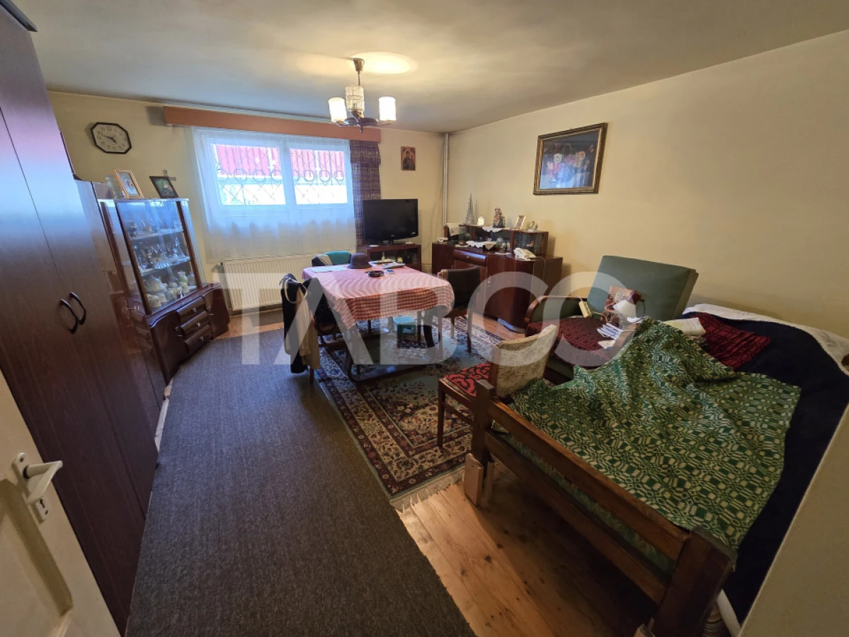 Casa individuala de vanzare teren 972 mp 2 garaje zona Sub Arini Sibiu - 9