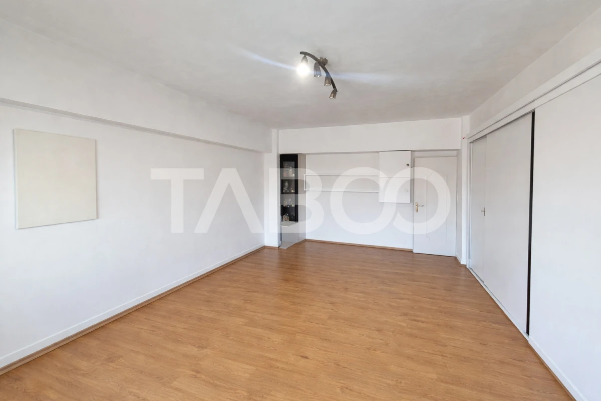 Apartament de vanzare decomandat cu 3 camere balcon etaj 2 in Turnisor - 5