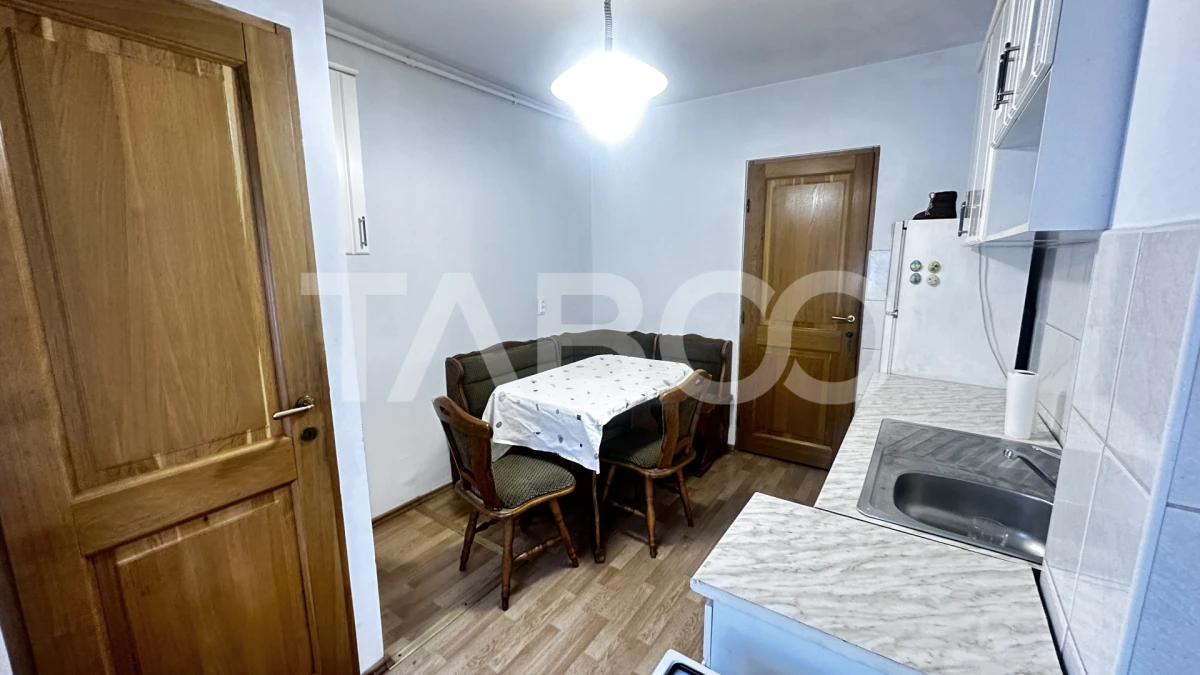 Apartament utilat 4 camere 98 mpu balcon inchis zona Vasile Aaron - 6