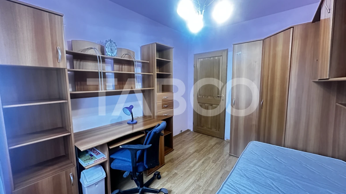 Apartament utilat 4 camere 98 mpu balcon inchis zona Vasile Aaron - 3