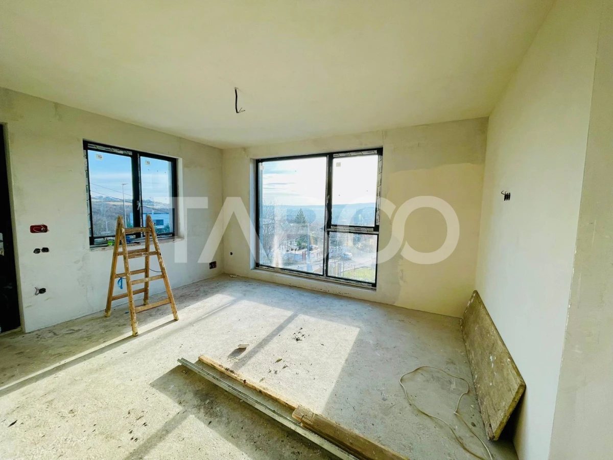 Duplex cu 2 garaje semifinisat de vanzare in cartierul Dambul Rotund - 3