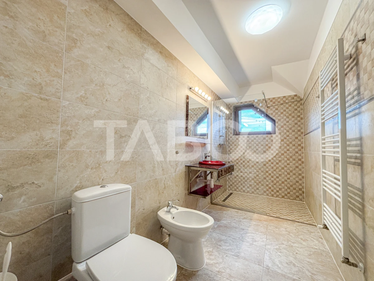 De inchirat unitate duplex 6 camere curte individuala zona Buna Ziua - 8