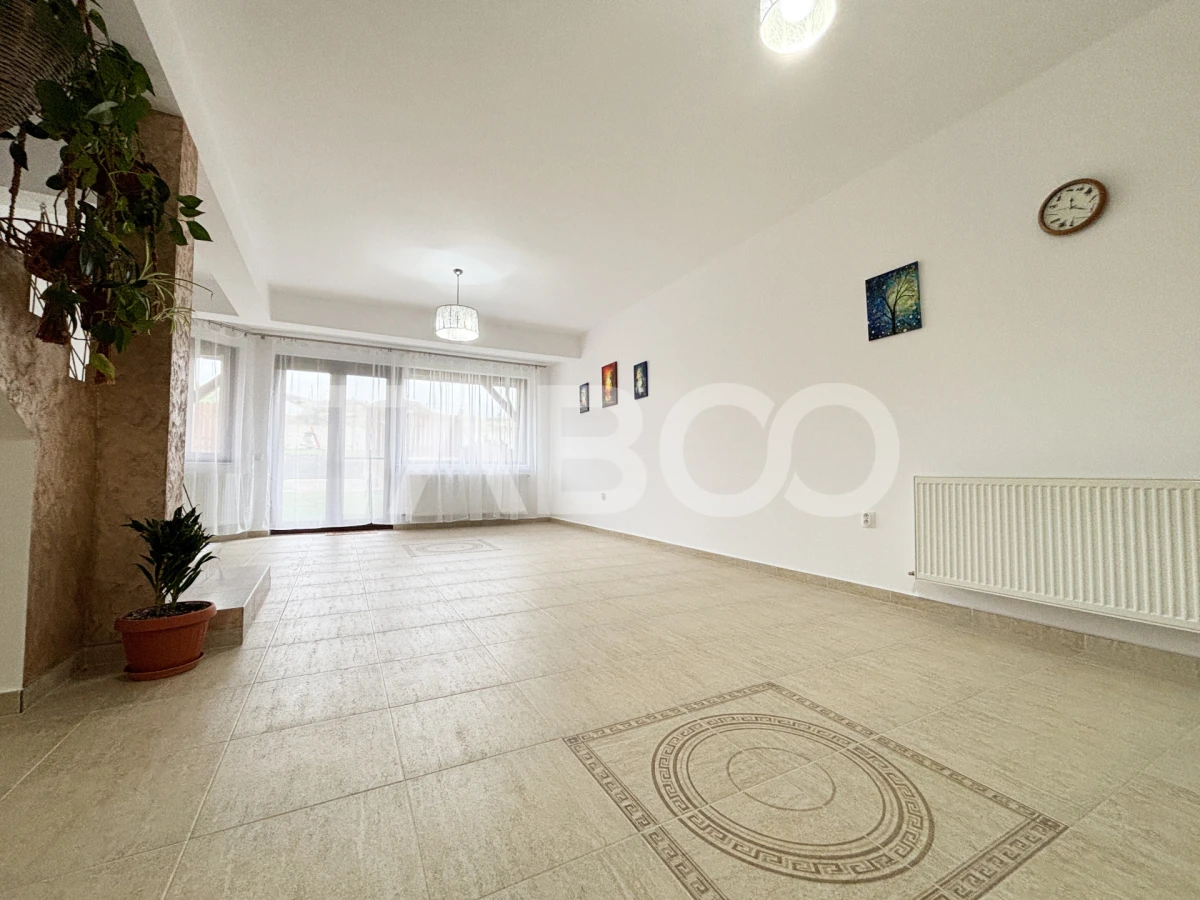 De inchirat unitate duplex 6 camere curte individuala zona Buna Ziua - 3