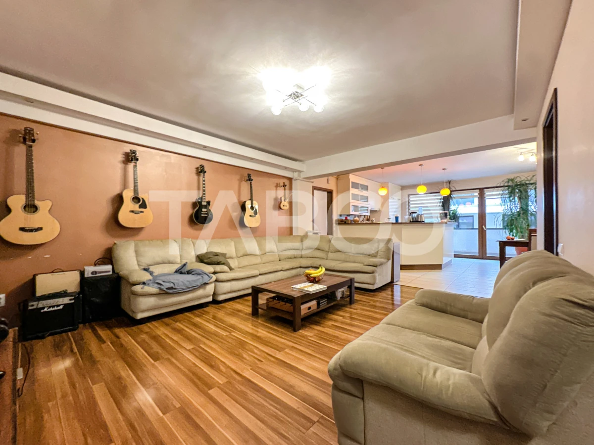 Apartament cu 3 camere 102 mp utili de vanzare bloc nou garaj inclus - 1