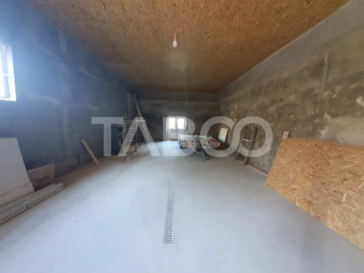 Spatiu comercial 120 mp pretabil Service Auto curent 380 V - 1