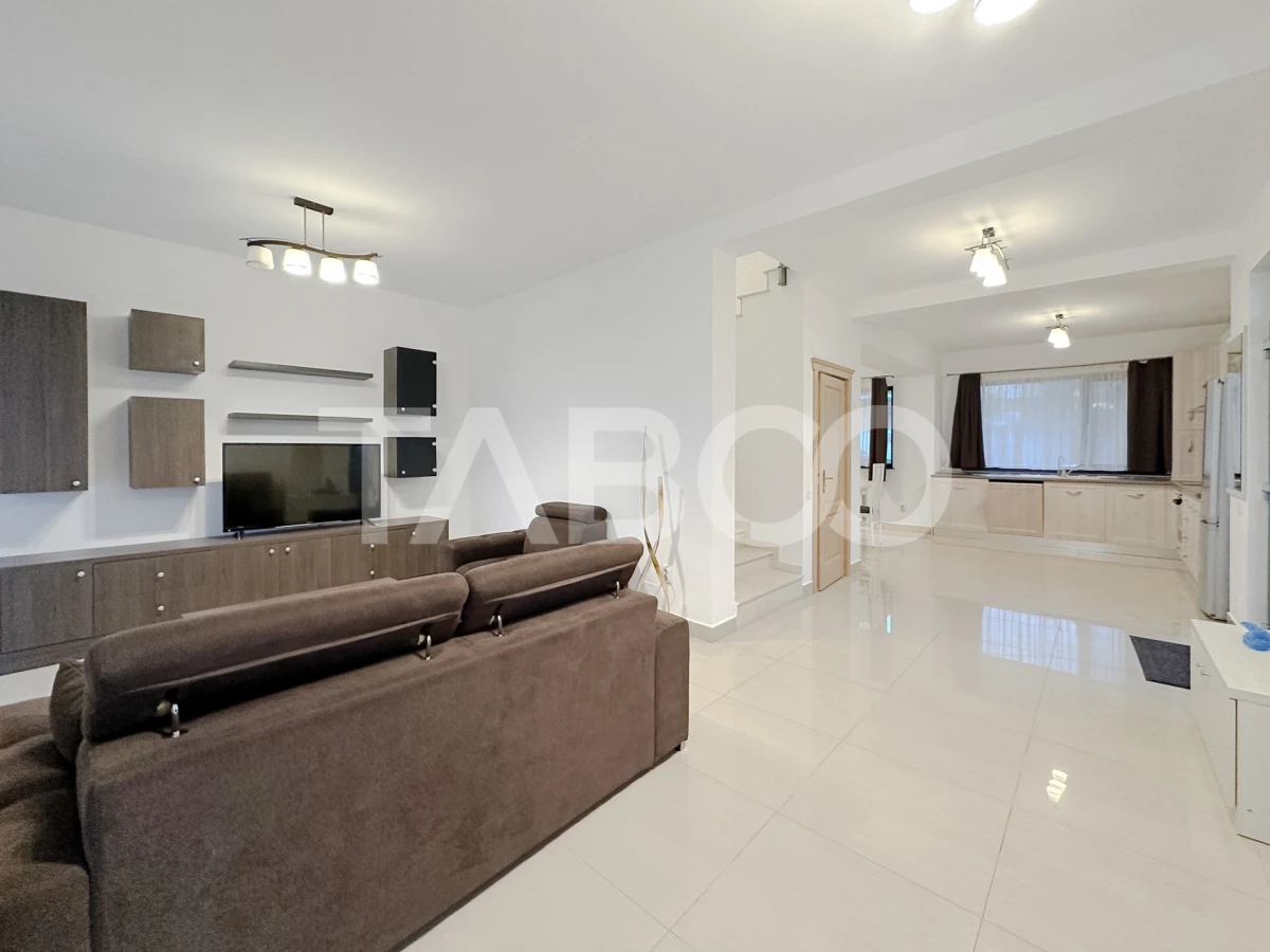 De vanzare in cartier Europa casa tip duplex 4 camere modern la cheie - 2