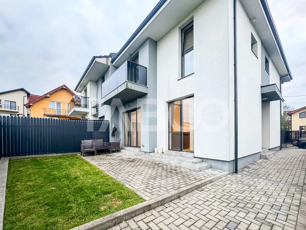 De vanzare in cartier Europa casa tip duplex 4 camere modern la cheie - 1