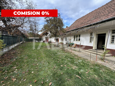 Casa cu gradina 3 camere anexe gospodaresti 5702 mp teren in Gura Vaii