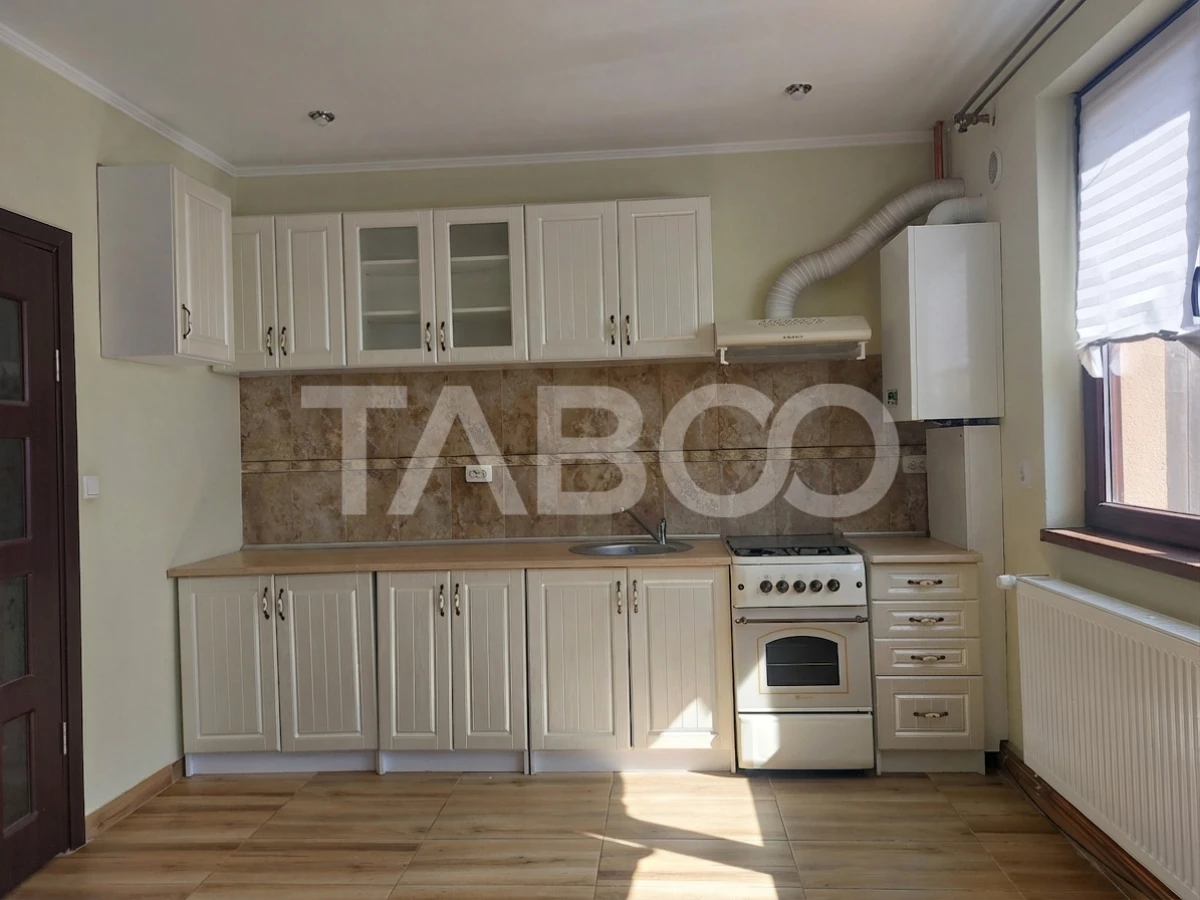 Casa de inchiriat 3 dormitoare 2 bai curte zona Piata Cluj Sibiu - 4