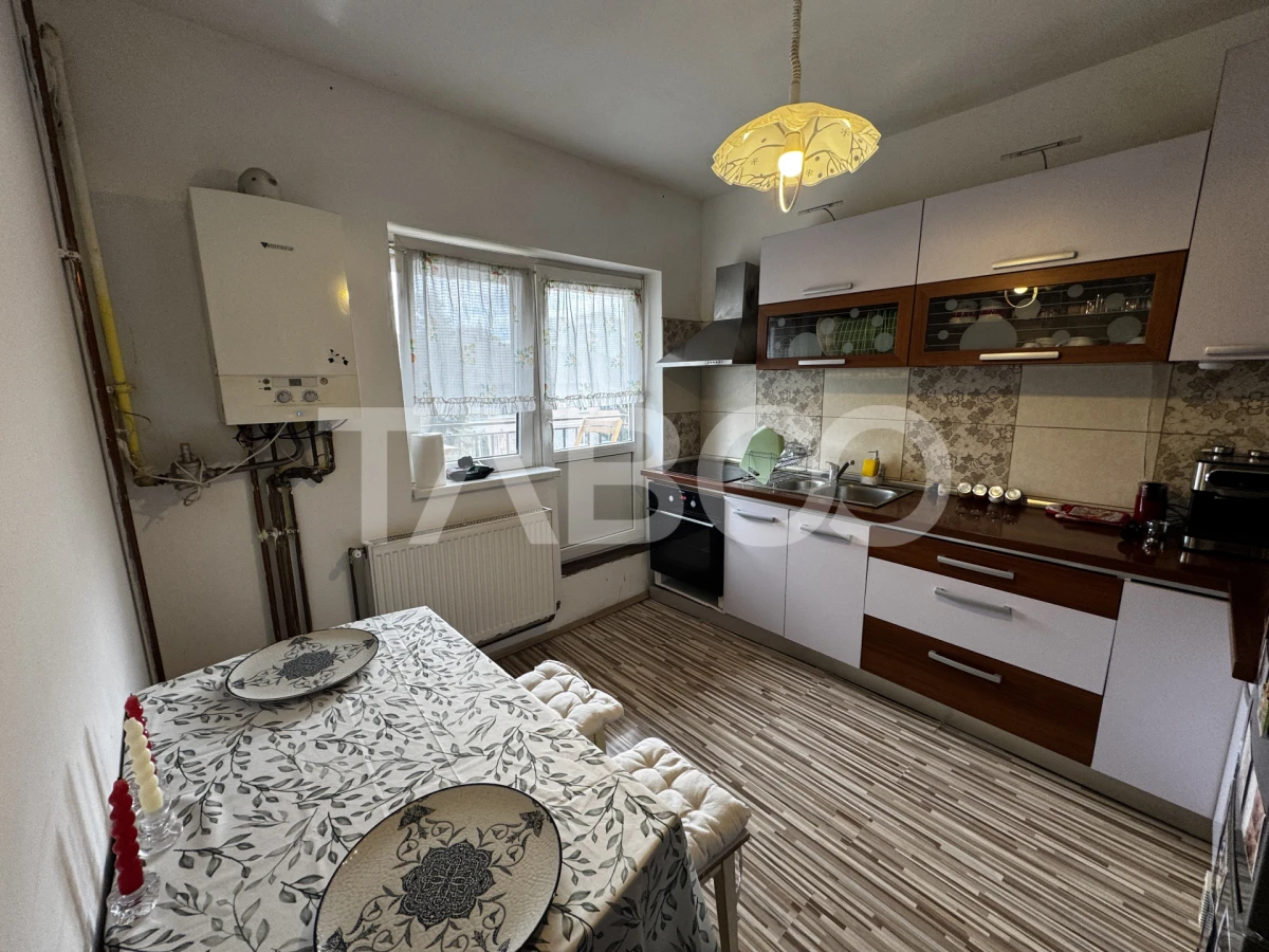 COMISON 0-Apartament decomandat 3 camere balcon Aleea Biruintei Sibiu - 9