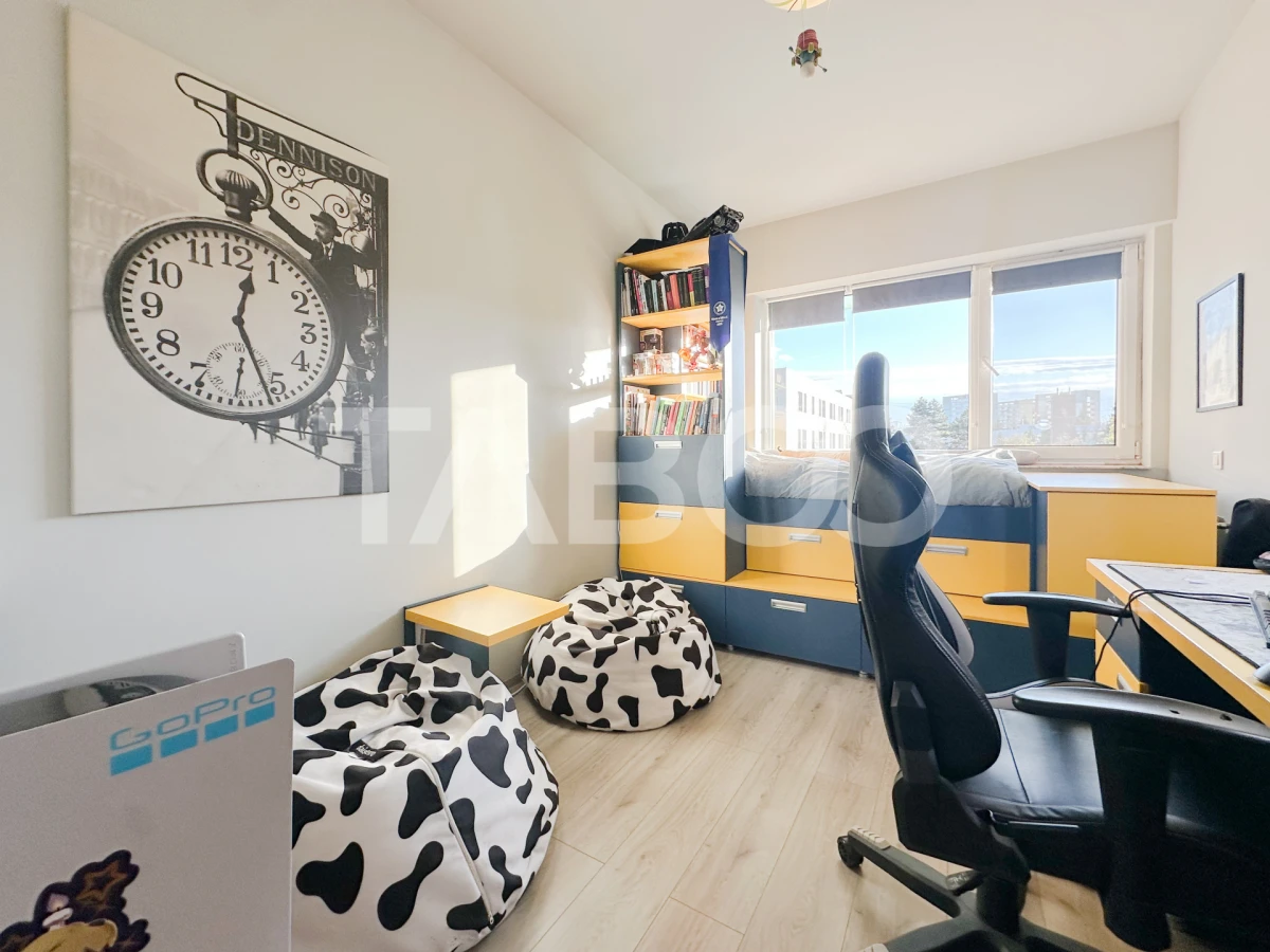 Apartament cu 3 camere cu garaj si boxa de vanzare in zona Iulius Mall - 4