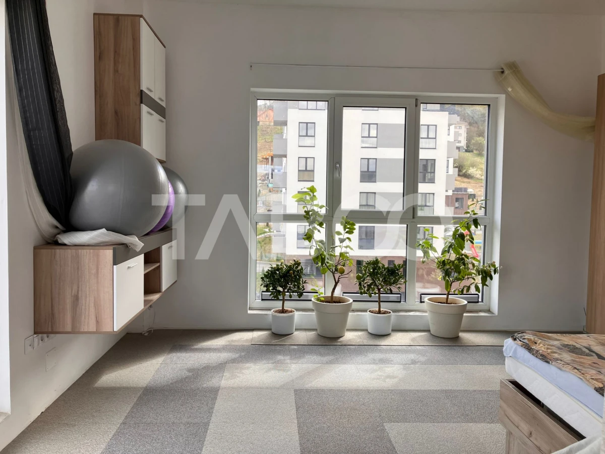 De inchiriat apartament cu 2 camere si parcare in Floresti - 1