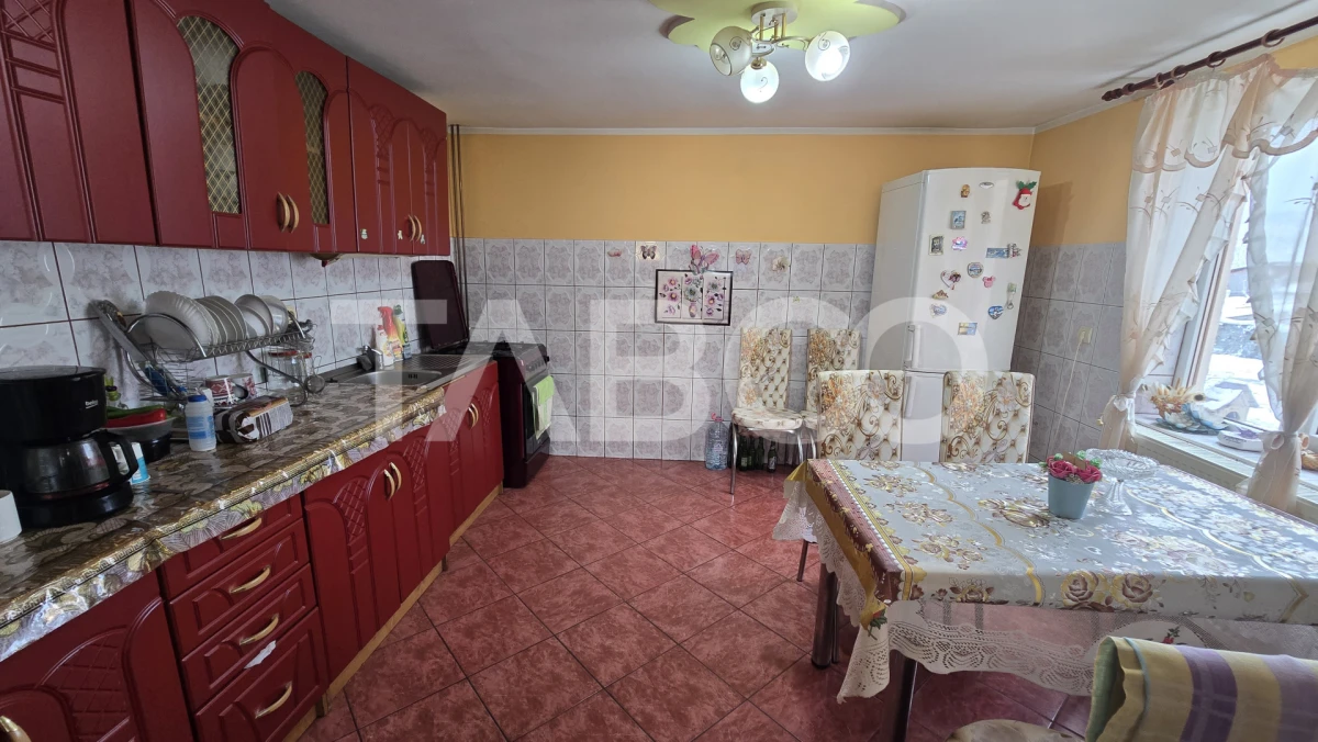 Casa singur in curte de vanzare 4 camere 159mp curte libera 725mp Daia - 8