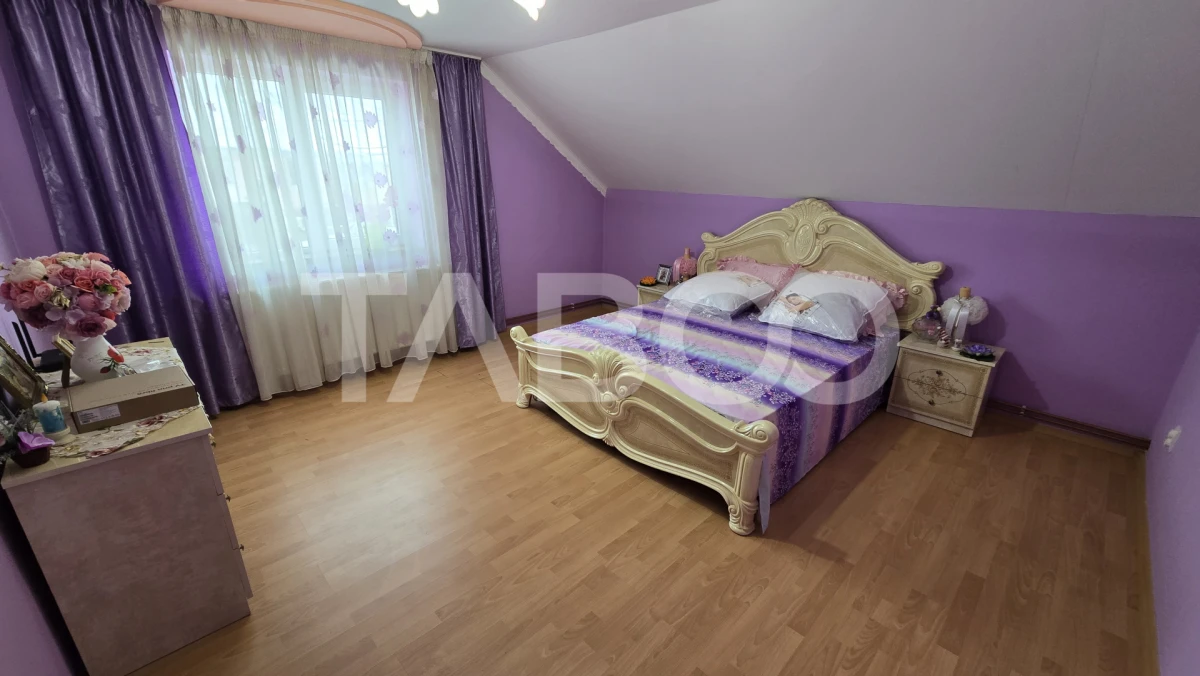 Casa singur in curte de vanzare 4 camere 159mp curte libera 725mp Daia - 6