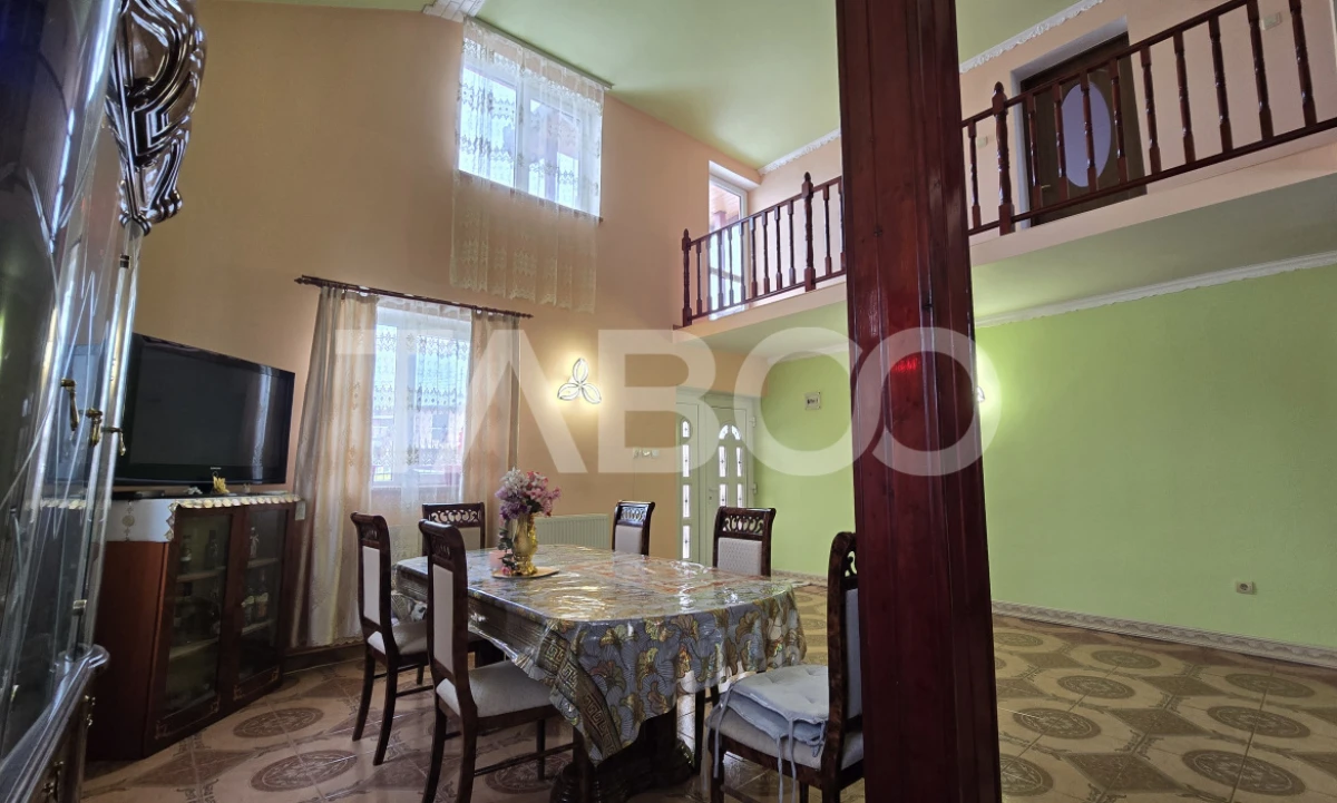 Casa singur in curte de vanzare 4 camere 159mp curte libera 725mp Daia - 1