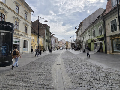 OPORTUNITATE INVESTITIE - 2 Garsoniere de vanzare in Centrul Istoric