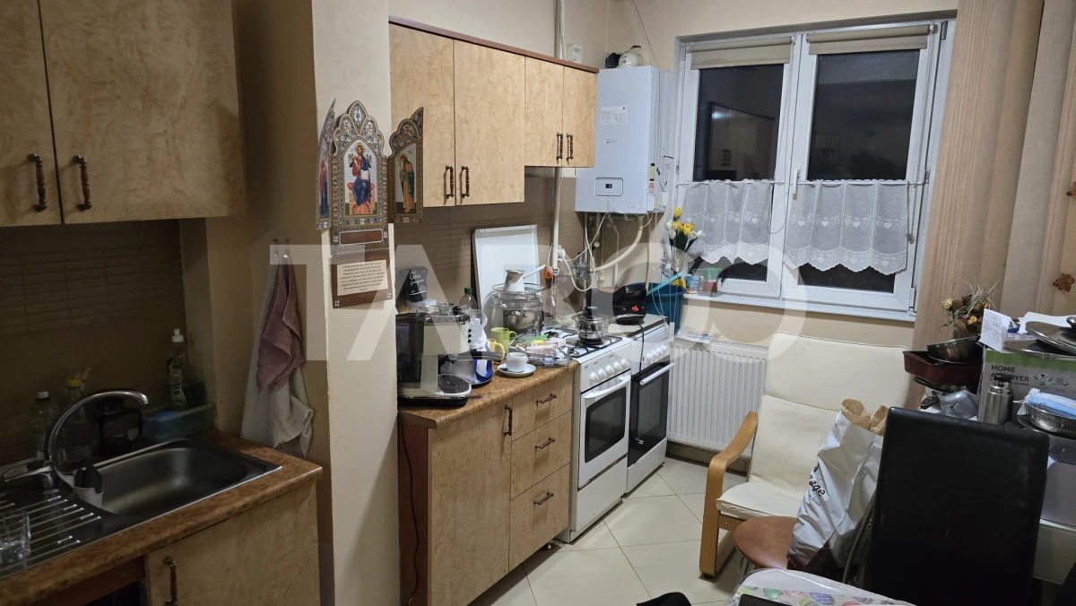 FARA COMISION-Apartament de vanzare cu 4 camere balcon parcare Lupeni - 8