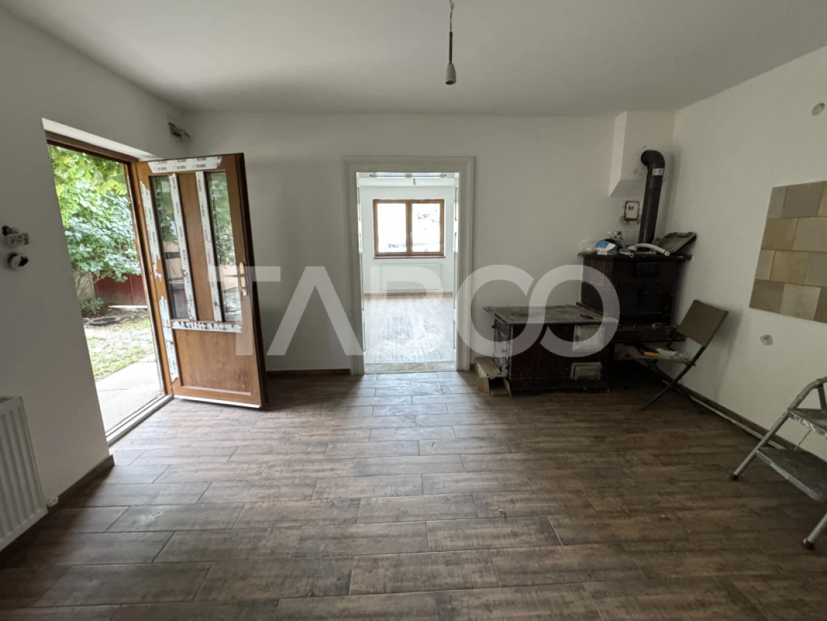 Casa individuala renovata de vanzare teren de 1397 mp Cristian Sibiu - 8