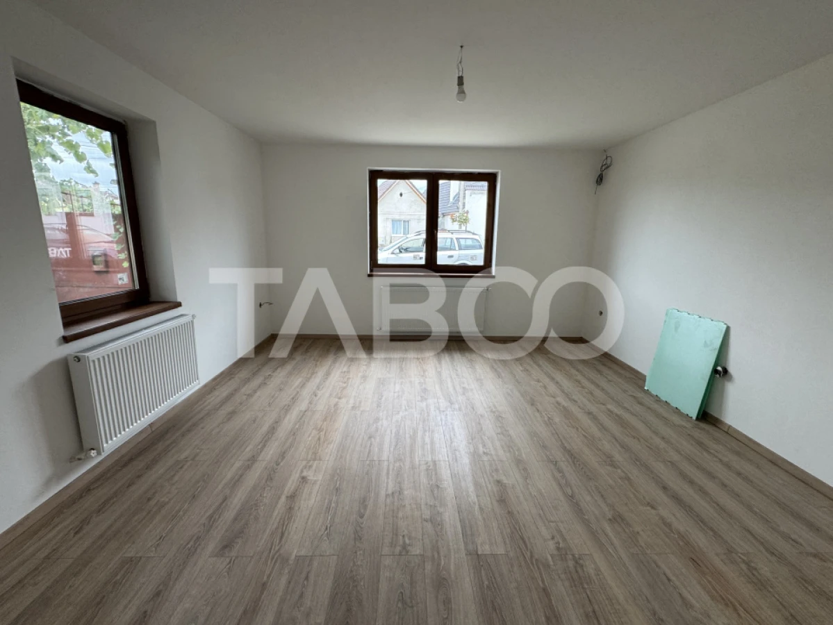 Casa individuala renovata de vanzare teren de 1397 mp Cristian Sibiu - 2