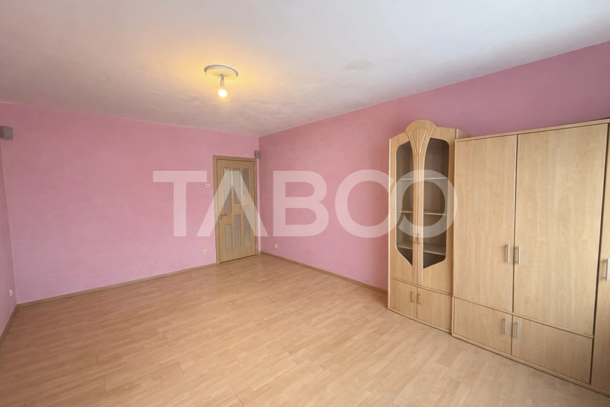 Apartament decomandat 50 mpu etaj 1 balcon pivnita Strand - 8