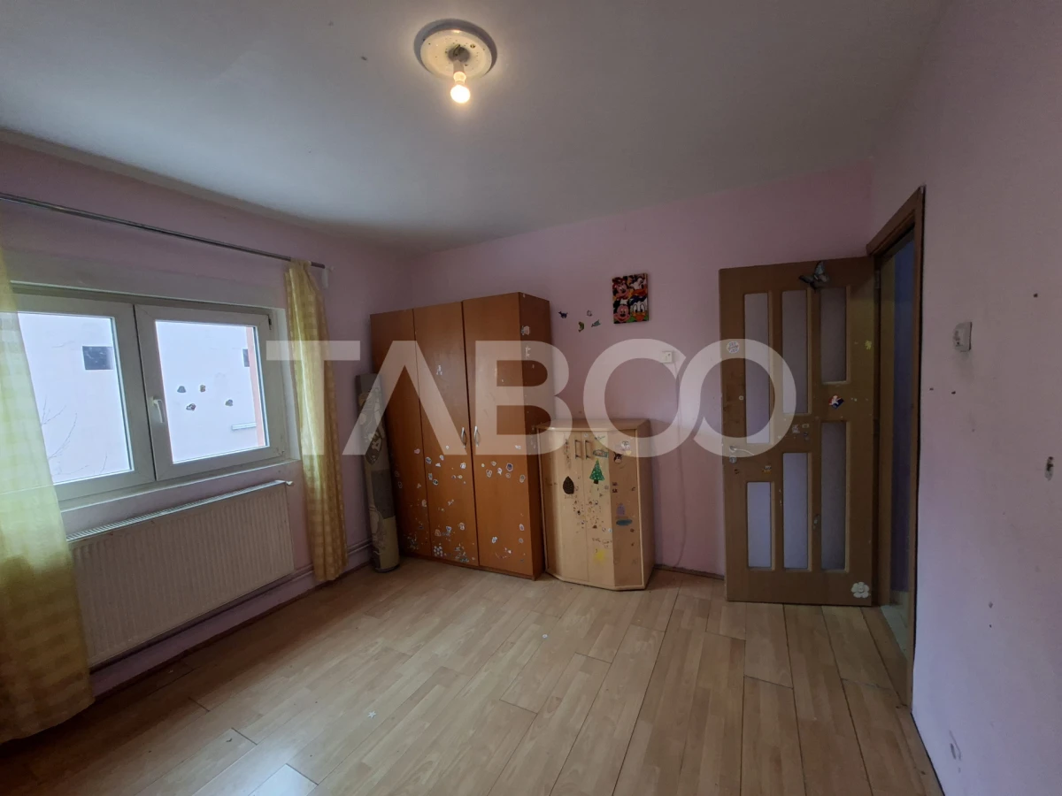 Apartament decomandat 50 mpu etaj 1 balcon pivnita Strand - 7