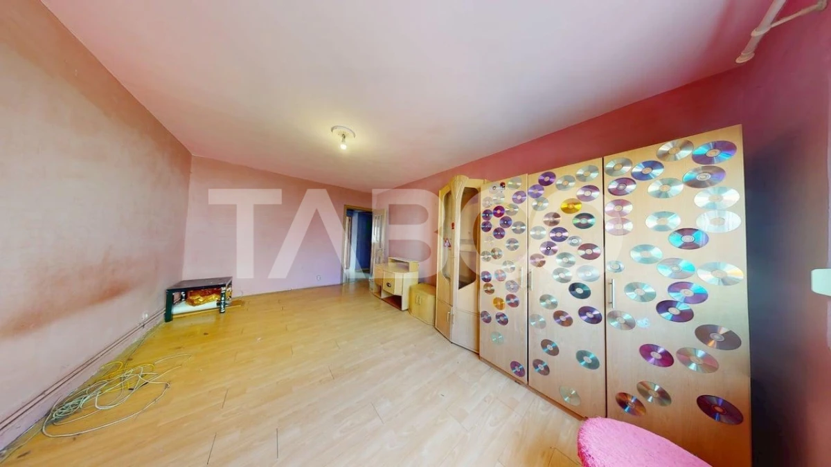 Apartament decomandat 50 mpu etaj 1 balcon pivnita Strand - 1