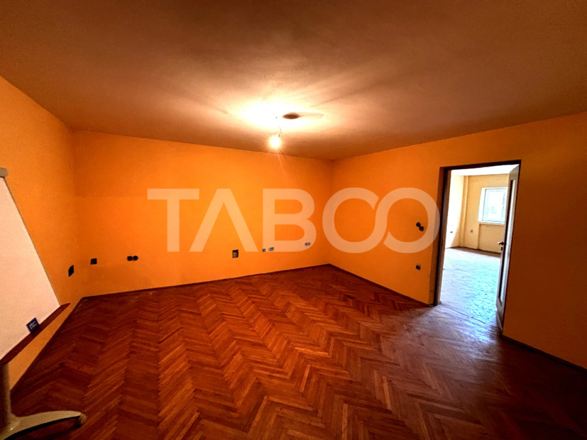 Apartament de vanzare 4 camere 110 mp Orasul de Jos Sibiu - 2