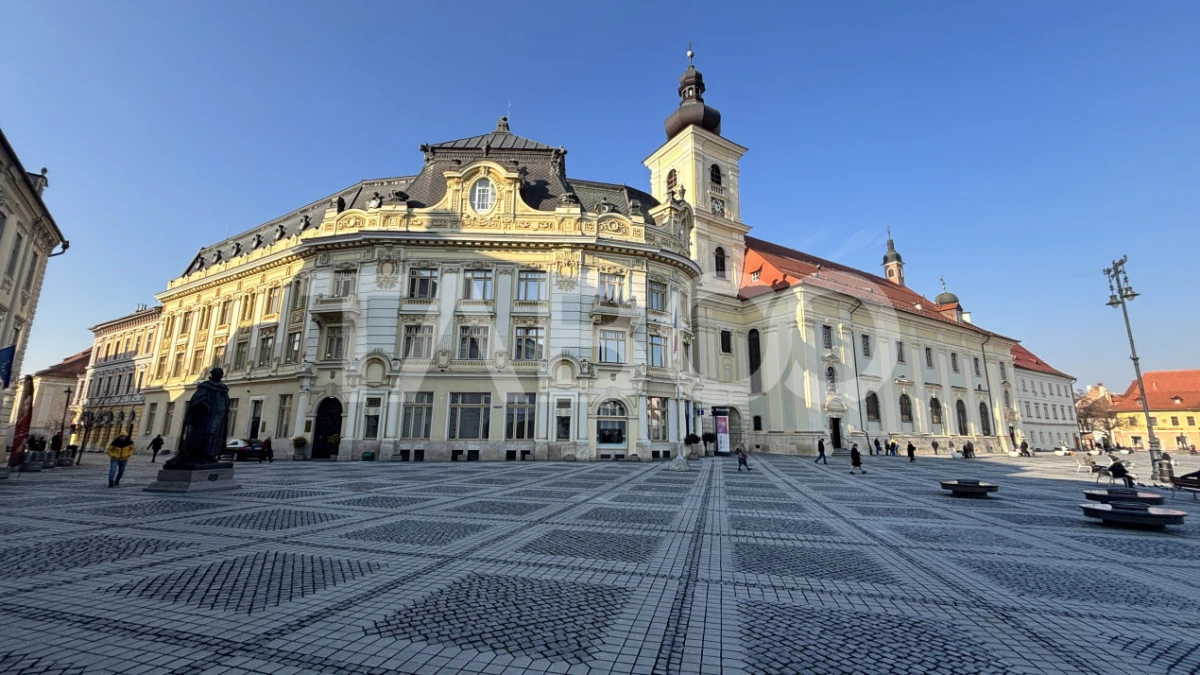 Apartament 85mp 2 camere+ boxa CENTRUL ISTORIC SIBIU - 2