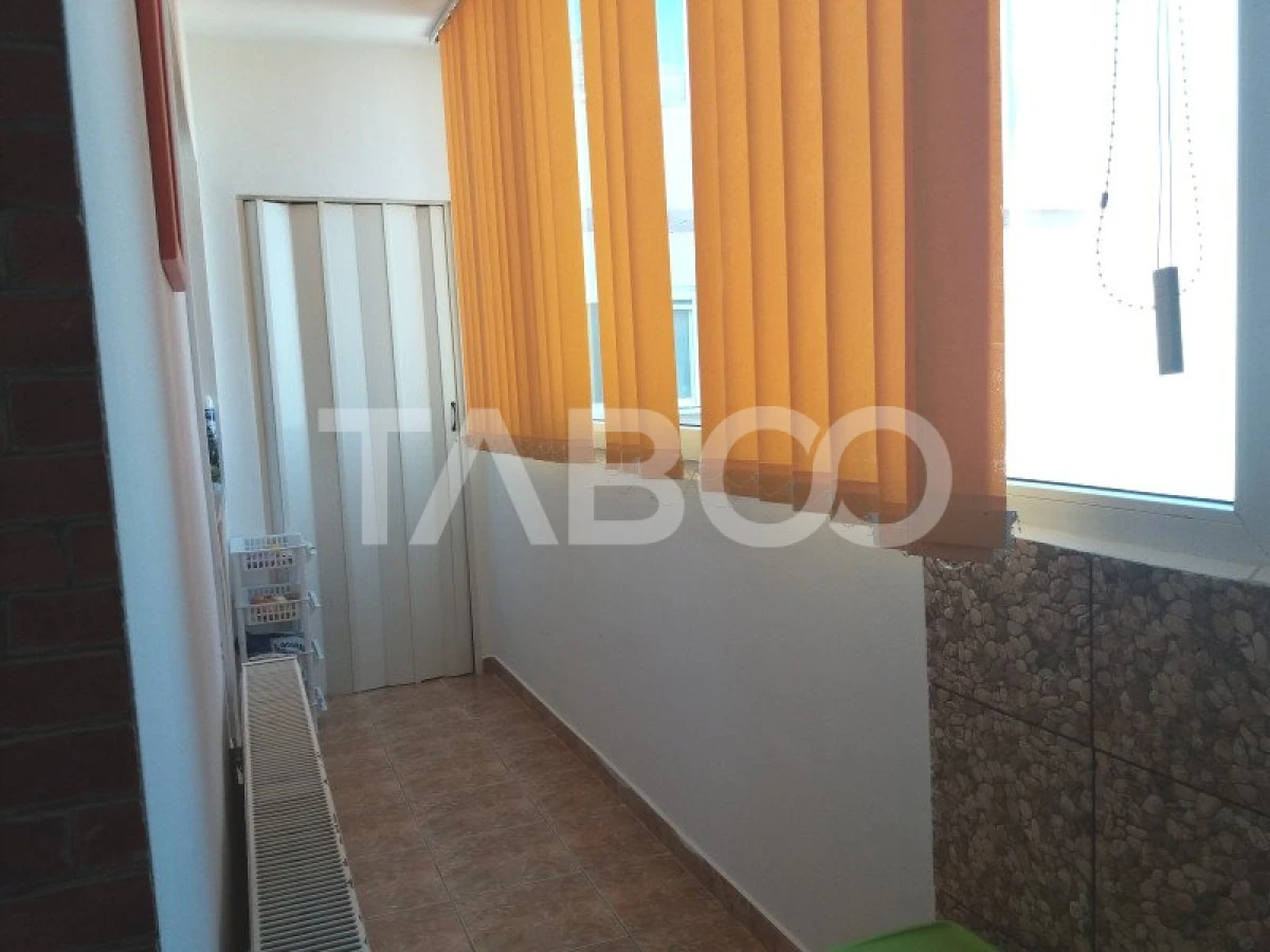 Apartament decomandat 3 camere 2 bai etaj 3 balcon zona buna Cisnadie - 8