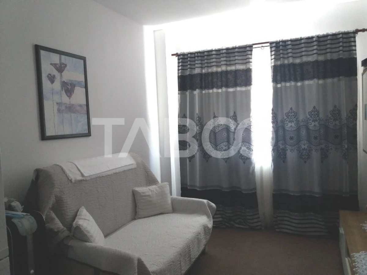 Apartament decomandat 3 camere 2 bai etaj 3 balcon zona buna Cisnadie - 7