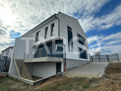Casa 4 camere de tip Duplex Comision 0 teren liber 230 pivnita Sibiu