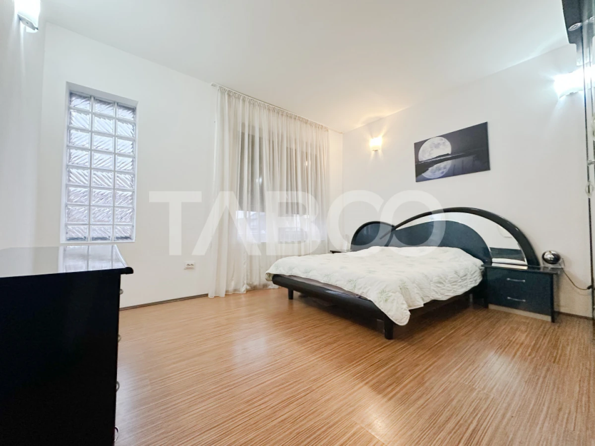 Apartament de vanzare 2 camere terasa generoasa parcare cartier Europa - 3