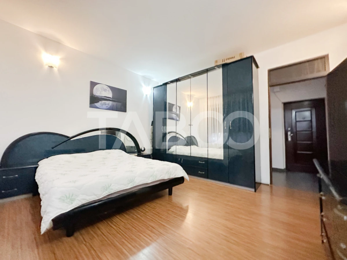 Apartament de vanzare 2 camere terasa generoasa parcare cartier Europa - 2