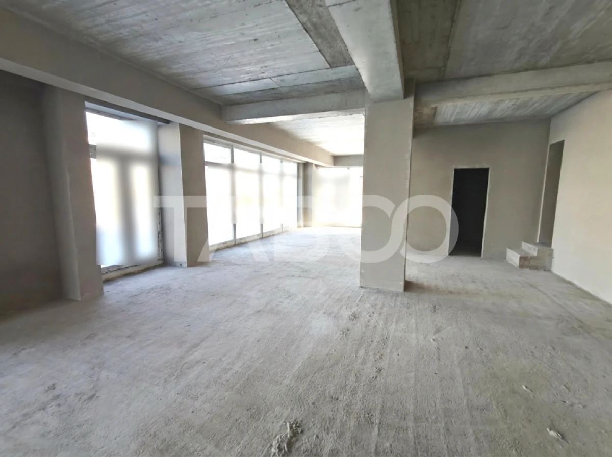 Spatiu comercial 84 mp cu vitrina si 4 locuri de parcare de inchiriat - 1