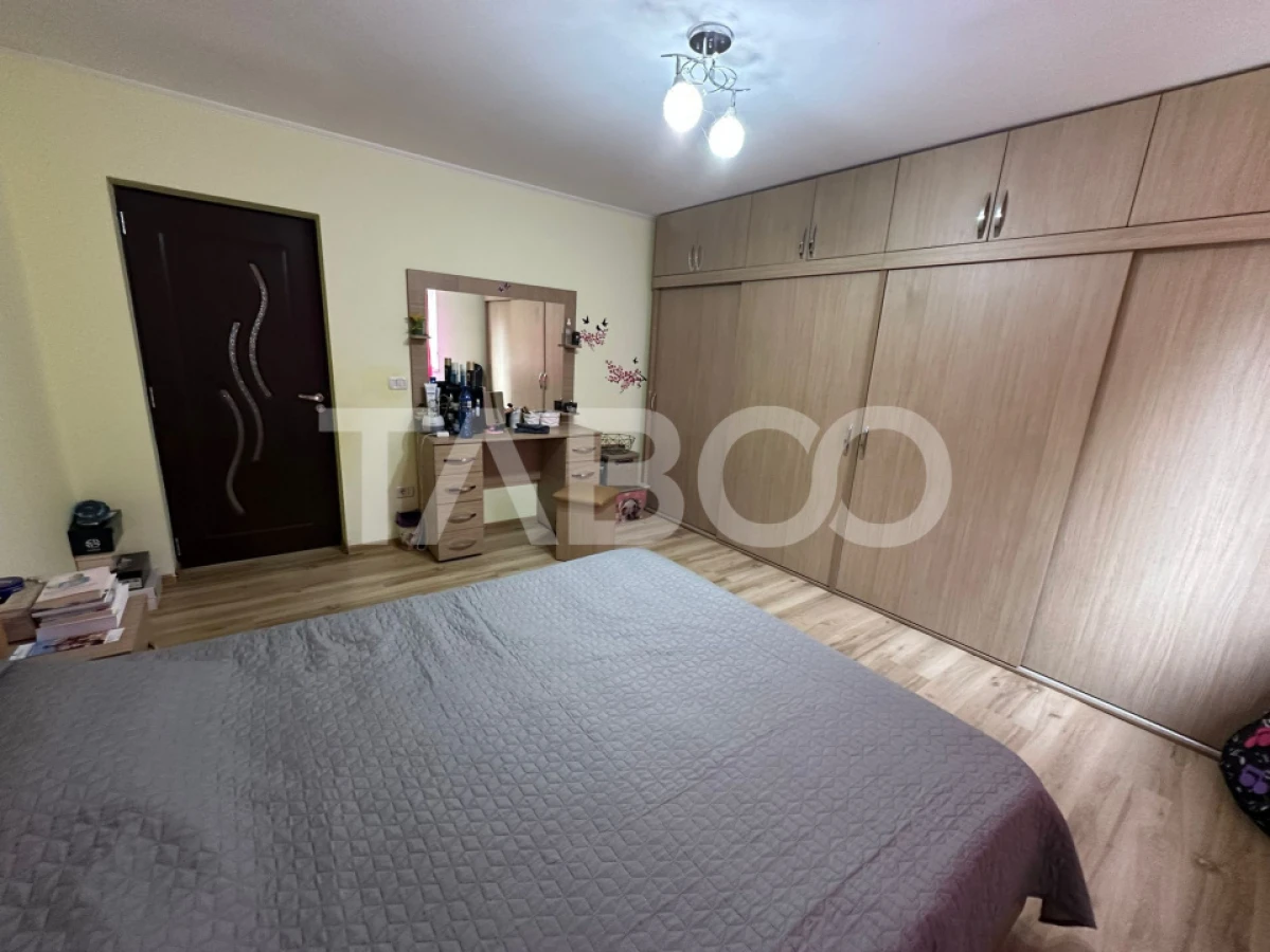 Casa noua 3 camere 300 mp anexe teren liber 1550 mp Margineni - 9