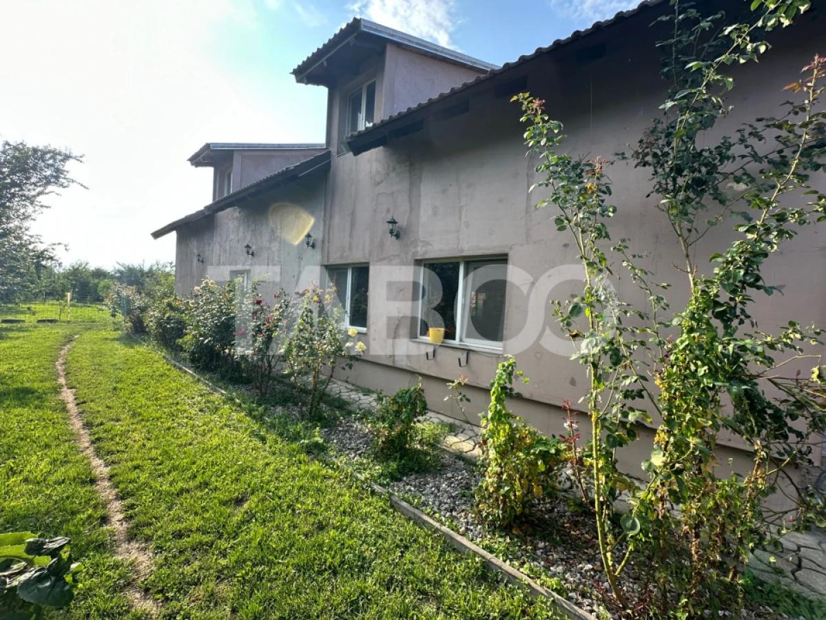 Casa noua 3 camere 300 mp anexe teren liber 1550 mp Margineni - 3